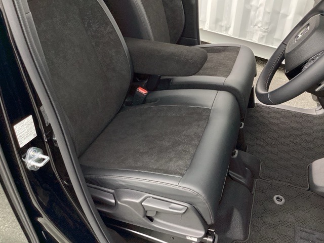ホンダ Ｎ　ＢＯＸ カスタム ６６０ ターボ ブラック スタイル R8年 (近畿) 99