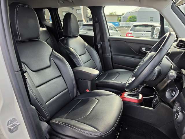 ジープ レネゲード トレイルホーク ４ＷＤ R2年 (東海) 99