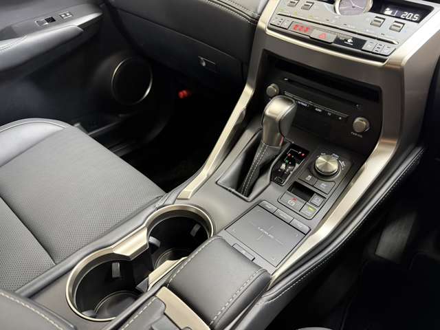 レクサス ＮＸ３００ｈ ３００Ｈ スパイス＆シック ４ＷＤ R2年 (関東) 99