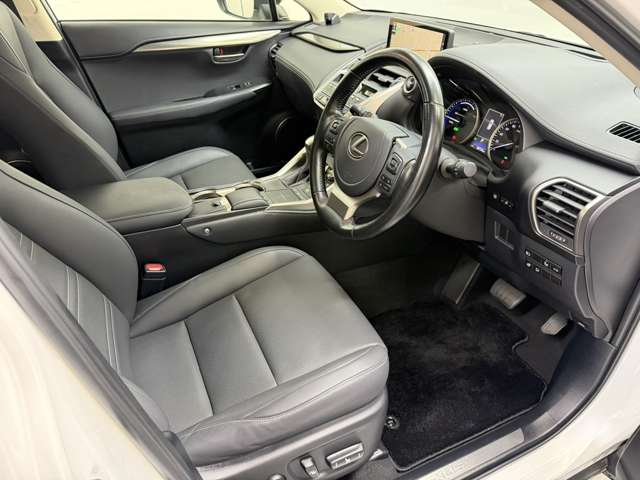 レクサス ＮＸ３００ｈ ３００Ｈ スパイス＆シック ４ＷＤ R2年 (関東) 99