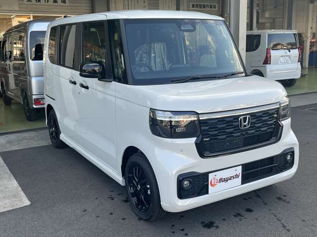 ホンダ Ｎ　ＢＯＸ カスタム ６６０ ブラック スタイル R8年 (中国) 99