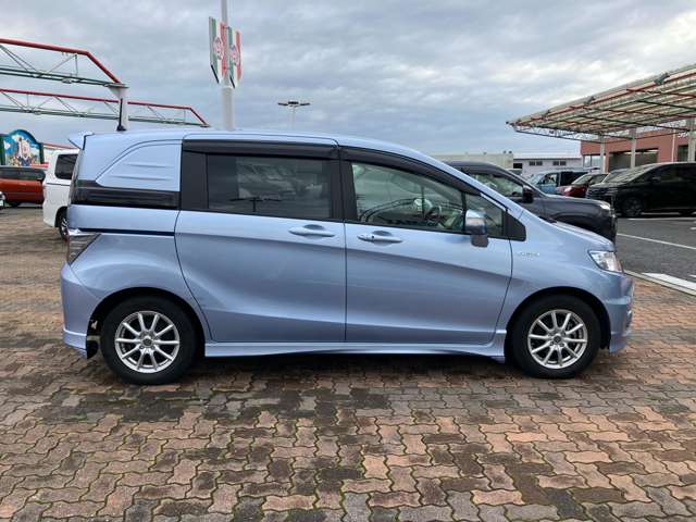 ホンダ フリードスパイク　ハイブリッド １．５ プレミアムエディション H27年 (関東) 99