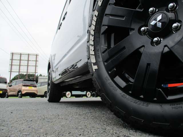 三菱 デリカ　Ｄ：５ ２．２ シャモニー 電動サイドステップ非装着車 ディーゼルターボ ４ＷＤ R7年 (関東) 99