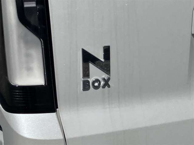 ホンダ Ｎ　ＢＯＸ カスタム ６６０ R8年 (東海) 99