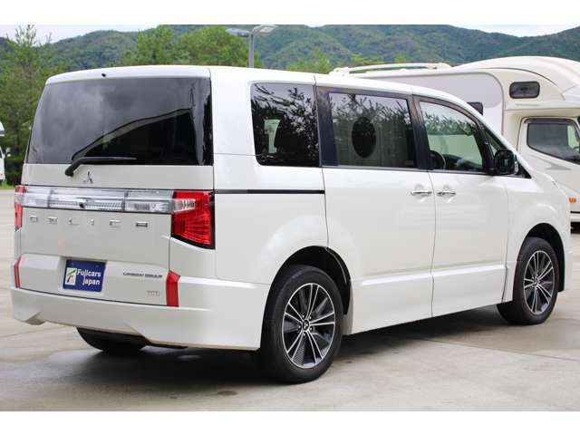 三菱 デリカ　Ｄ：５ アーバンギア ２．２ Ｇ パワーパッケージ ディーゼルターボ ４ＷＤ R3年 (近畿) 99