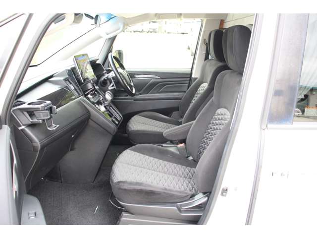 三菱 デリカ　Ｄ：５ アーバンギア ２．２ Ｇ パワーパッケージ ディーゼルターボ ４ＷＤ R3年 (近畿) 99