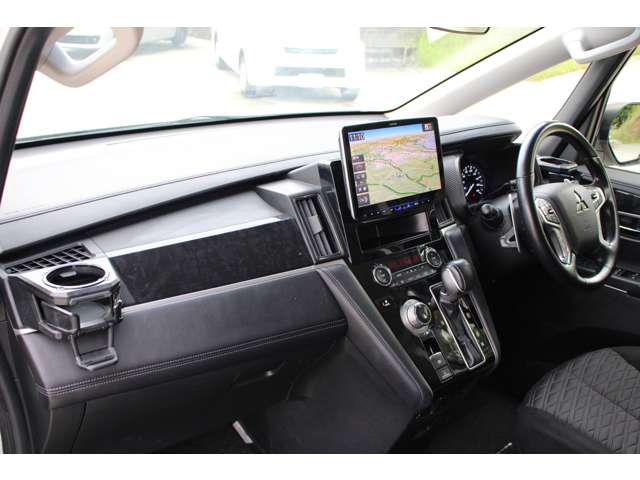 三菱 デリカ　Ｄ：５ アーバンギア ２．２ Ｇ パワーパッケージ ディーゼルターボ ４ＷＤ R3年 (近畿) 99