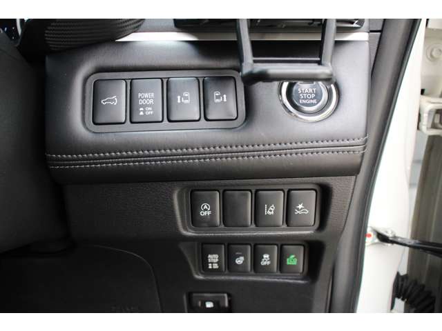三菱 デリカ　Ｄ：５ アーバンギア ２．２ Ｇ パワーパッケージ ディーゼルターボ ４ＷＤ R3年 (近畿) 99
