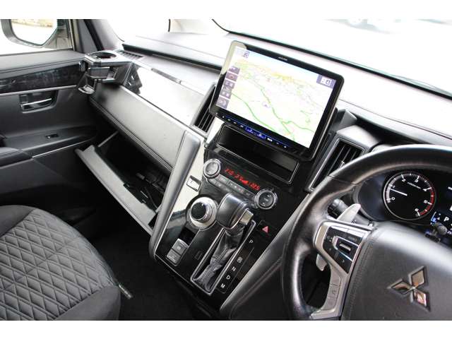 三菱 デリカ　Ｄ：５ アーバンギア ２．２ Ｇ パワーパッケージ ディーゼルターボ ４ＷＤ R3年 (近畿) 99