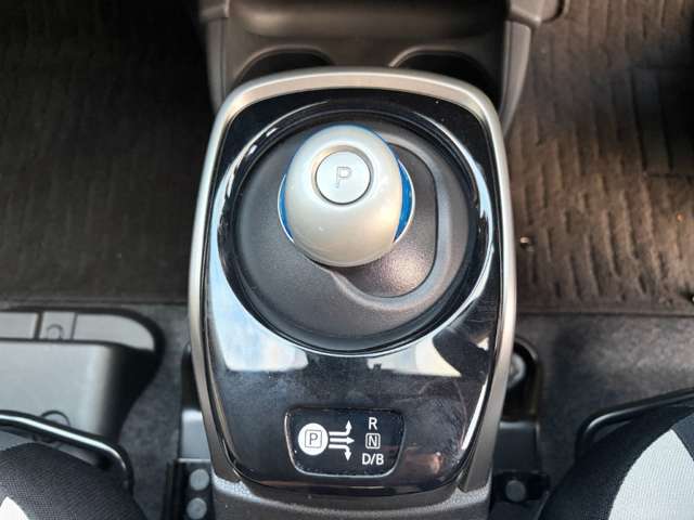 日産 ノート １．２ Ｅ－ＰＯＷＥＲ Ｘ R1年 (近畿) 99