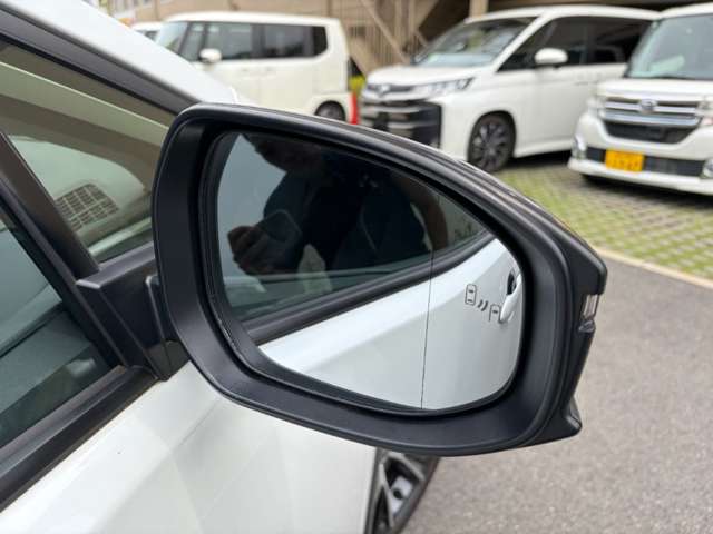 トヨタ プリウス ２．０ Ｚ R5年 (近畿) 99
