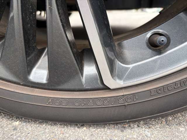 トヨタ プリウス ２．０ Ｚ R5年 (近畿) 99