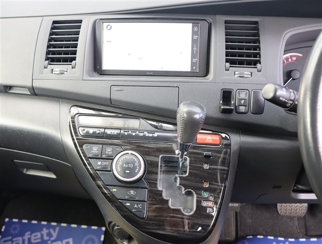 トヨタ アイシス ２．０ プラタナ Ｖセレクション H24年 (関東) 99