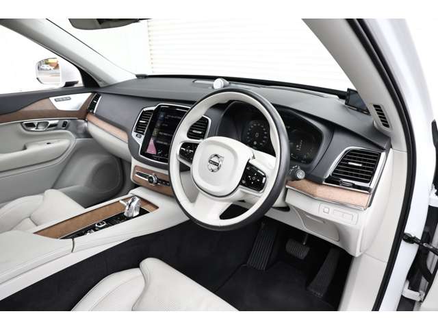 ボルボ ＸＣ９０ Ｔ８ ツインエンジン ＡＷＤ インスクリプション ４ＷＤ H28年 (東海) 99