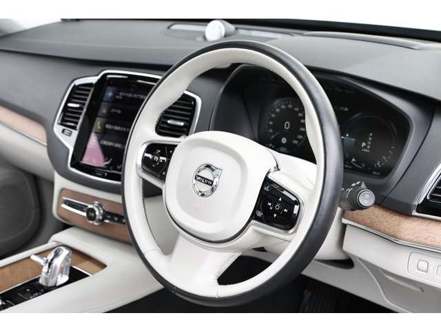ボルボ ＸＣ９０ Ｔ８ ツインエンジン ＡＷＤ インスクリプション ４ＷＤ H28年 (東海) 99
