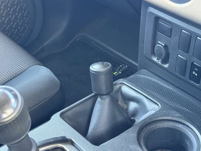 トヨタ ＦＪ　クルーザー ４．０ ４ＷＤ H29年 (東海) 99