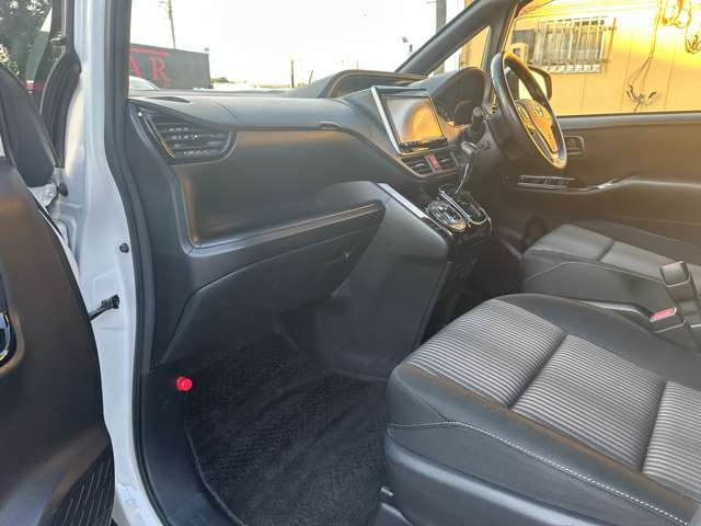 トヨタ ヴォクシー ２．０ ＺＳ H30年 (関東) 99