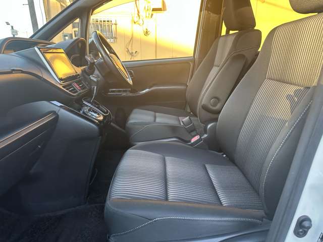 トヨタ ヴォクシー ２．０ ＺＳ H30年 (関東) 99