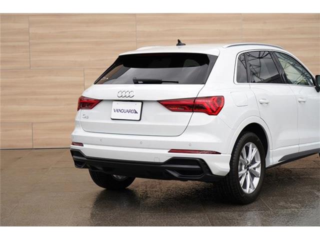 アウディ Ｑ３ ３５　ＴＦＳＩ　Ｓライン R2年 (中国) 99