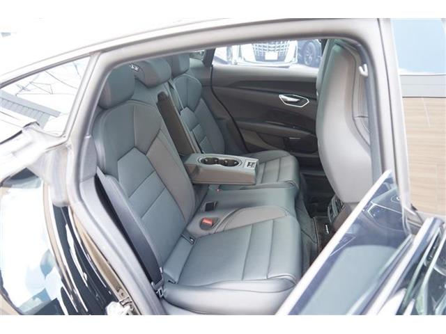 アウディ Ｅ－ＴＲＯＮ ＧＴクワトロ ４ＷＤ R3年 (中国) 99