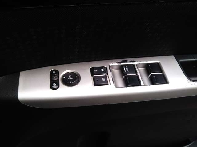 ホンダ Ｎ　ＢＯＸ ６６０ カスタムＧ ターボ Ｌパッケージ H28年 (中国) 99