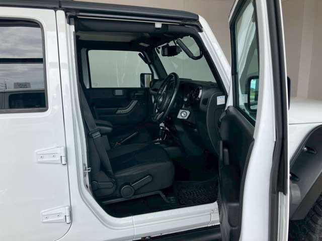 ジープ ラングラー　アンリミテッド アンリミテッド スポーツ ４ＷＤ H29年 (四国) 99