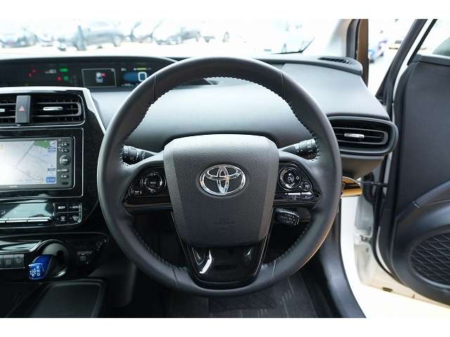 トヨタ プリウス １．８ Ｓ Ｅ－ＦＯＵＲ ４ＷＤ R1年 (関東) 99