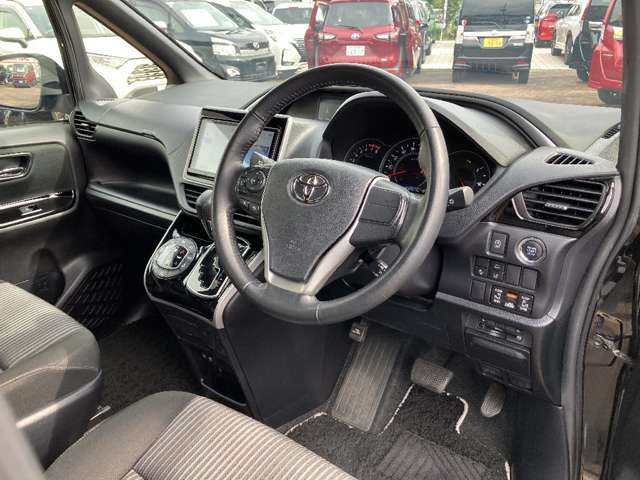 トヨタ ヴォクシー ２．０ ＺＳ 煌ＩＩ R2年 (関東) 99