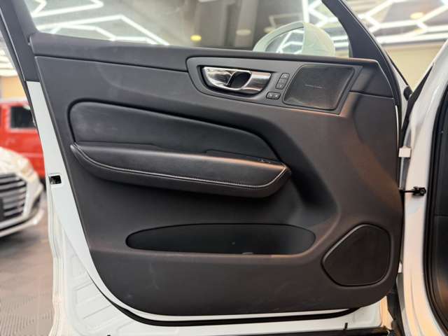 ボルボ ＸＣ６０ Ｄ４ ＡＷＤ インスクリプション ディーゼルターボ ４ＷＤ H30年 (関東) 99