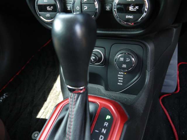 ジープ レネゲード トレイルホーク ４ＷＤ H27年 (九州・沖縄) 99