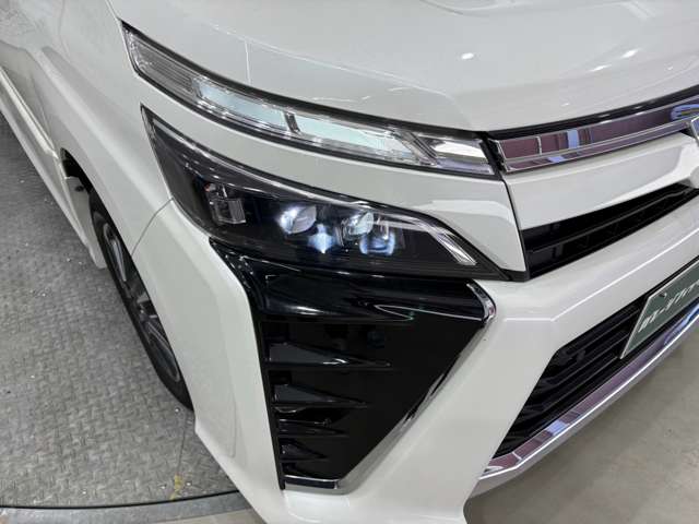 トヨタ ヴォクシー ２．０ ＺＳ 煌ＩＩ R2年 (甲信越・北陸) 99