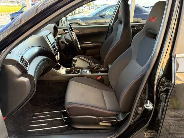 スバル インプレッサ ２．０ ＷＲＸ スペックＣ １８インチタイヤ仕様 ４ＷＤ H25年 (近畿) 99