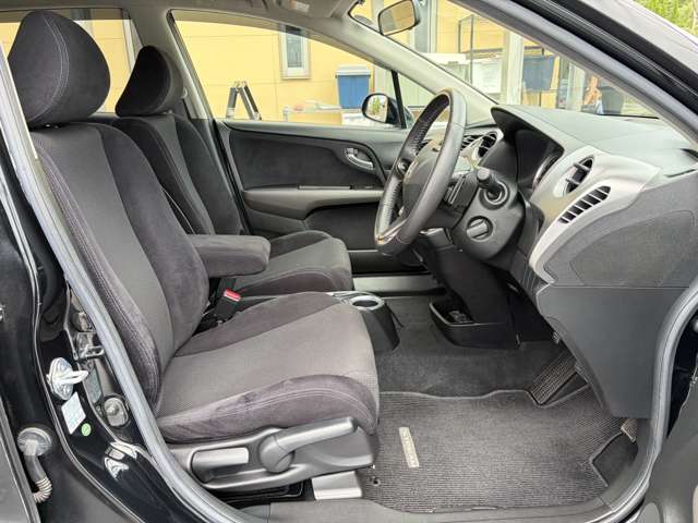 ホンダ ストリーム ２．０ ＲＳＺ H19年 (近畿) 99
