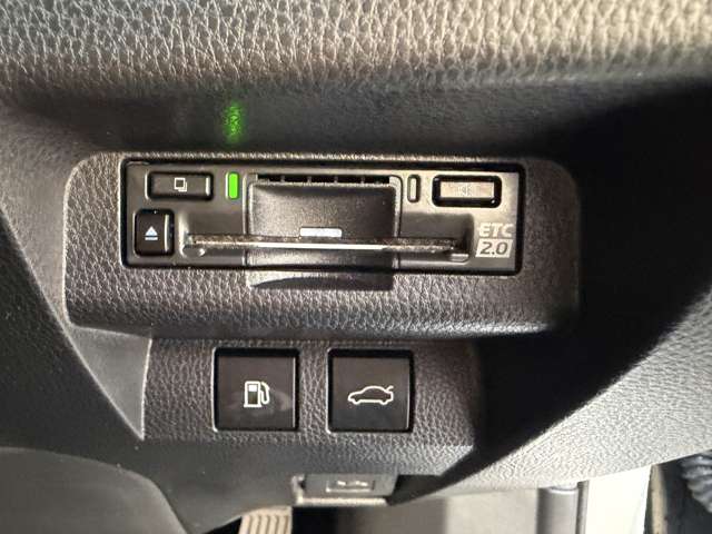 トヨタ クラウン　クロスオーバー　ハイブリッド ２．４ ＲＳ アドバンスト Ｅ－ＦＯＵＲ ＡＤＶＡＮＣＥＤ ４ＷＤ R5年 (近畿) 99
