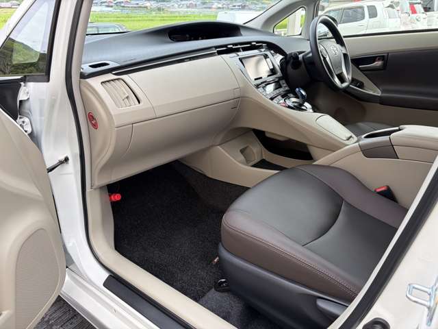 トヨタ プリウス １．８ Ｓ ツーリングセレクション マイコーデ H26年 (近畿) 99