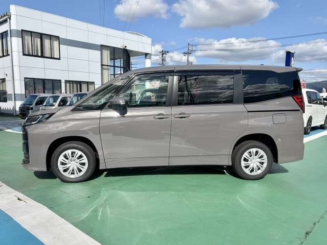 トヨタ ノア １．８ ハイブリッド Ｓ－Ｘ Ｅ－ＦＯＵＲ ４ＷＤ R8年 () 99