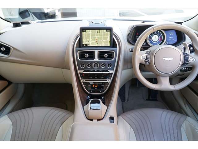 アストンマーティン ＤＢ１１ ローンチエディション H28年 (関東) 99