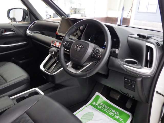 トヨタ ノア １．８ ハイブリッド Ｓ－Ｚ Ｅ－ＦＯＵＲ ４ＷＤ R7年 (東北) 99
