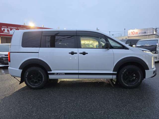 三菱 デリカ　Ｄ：５ ２．２ Ｐ ディーゼルターボ ４ＷＤ R5年 (近畿) 99
