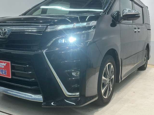 トヨタ ヴォクシー ２．０ ＺＳ 煌ＩＩＩ R2年 (中国) 99
