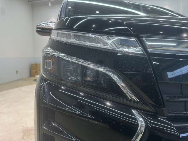 トヨタ ヴォクシー ２．０ ＺＳ 煌ＩＩＩ R2年 (中国) 99