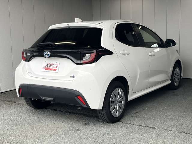 トヨタ ヤリス １．５ ハイブリッド Ｘ Ｅ－ＦＯＵＲ ４ＷＤ R5年 (東北) 99
