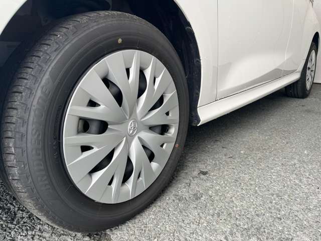 トヨタ ヤリス １．５ ハイブリッド Ｘ Ｅ－ＦＯＵＲ ４ＷＤ R5年 (東北) 99