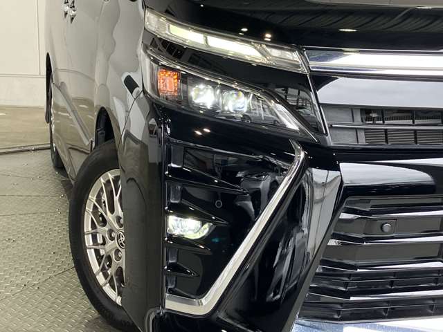 トヨタ ヴォクシー １．８ ハイブリッド ＺＳ 煌ＩＩＩ R3年 (近畿) 99
