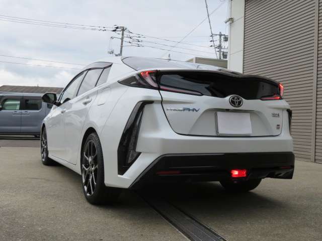トヨタ プリウスＰＨＶ １．８ Ｓ ＧＲ スポーツ R4年 (中国) 99