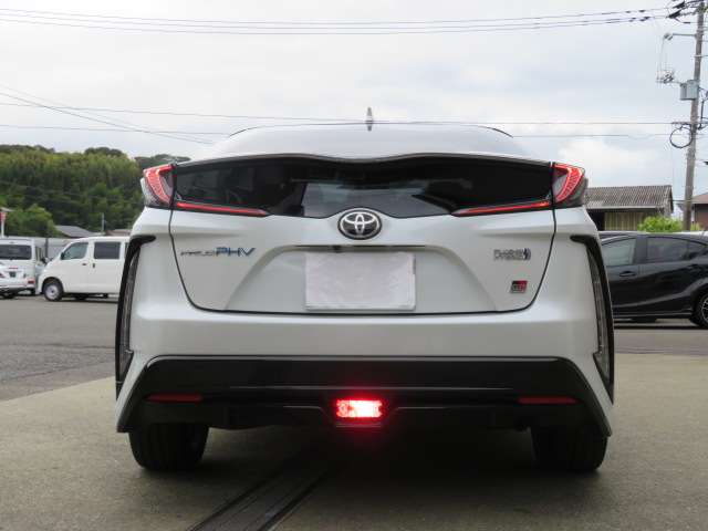 トヨタ プリウスＰＨＶ １．８ Ｓ ＧＲ スポーツ R4年 (中国) 99