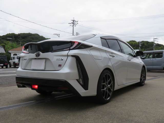 トヨタ プリウスＰＨＶ １．８ Ｓ ＧＲ スポーツ R4年 (中国) 99