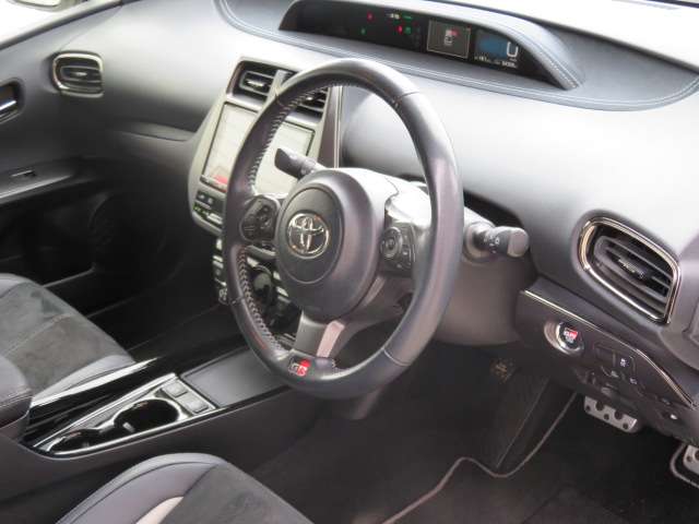 トヨタ プリウスＰＨＶ １．８ Ｓ ＧＲ スポーツ R4年 (中国) 99