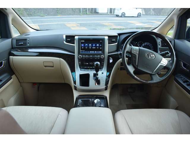 トヨタ アルファード　ハイブリッド ２．４ Ｘ ４ＷＤ H26年 (中国) 99