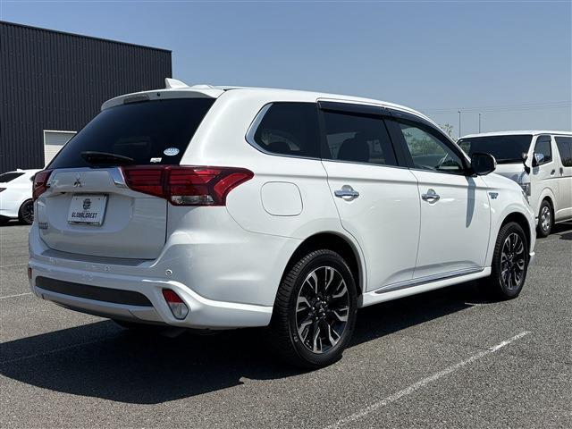 三菱 アウトランダーＰＨＥＶ ２．０ Ｇ ナビパッケージ ４ＷＤ H28年 (九州・沖縄) 99